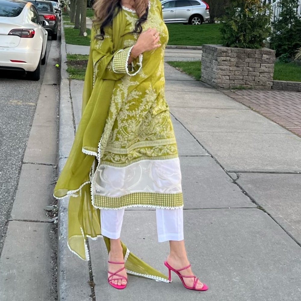 New Lawn Suit Size Small-Med